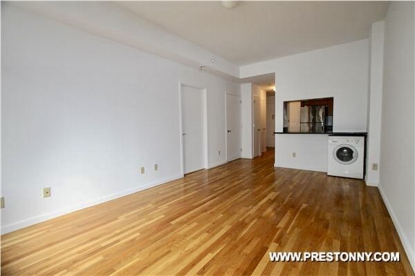 Foto del edificio - 229 E 13th St