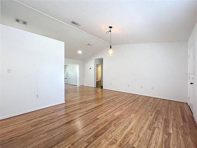 Building Photo - 30931 Lochmore Cir