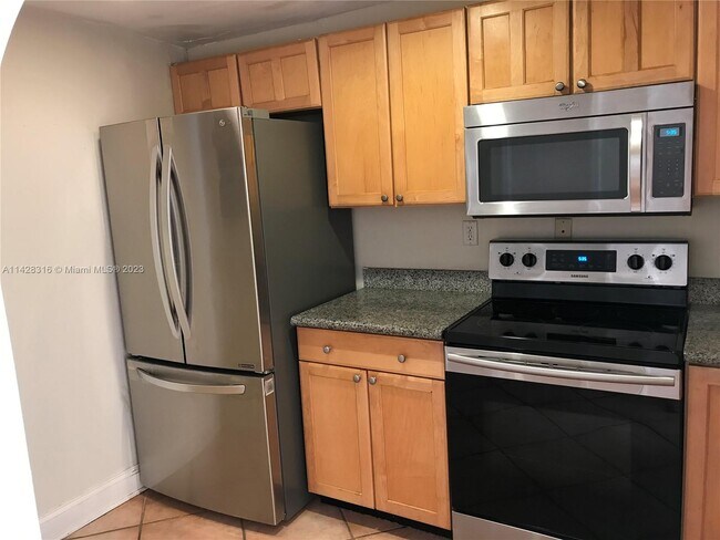 Foto del edificio - 8650 SW 67th Ave