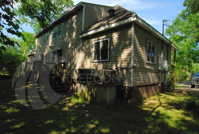 Building Photo - 438 21st St SW