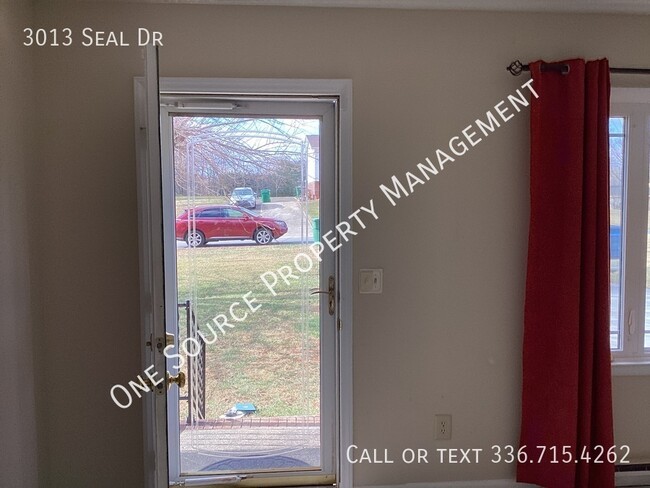 Building Photo - 3013 Seal Dr