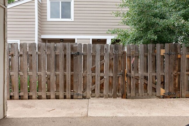 Building Photo - Charming West Fort Collins 2bed Townhome