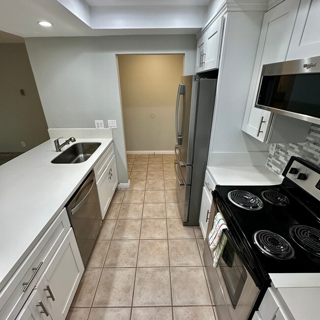 Building Photo - 178 Fourth Ave