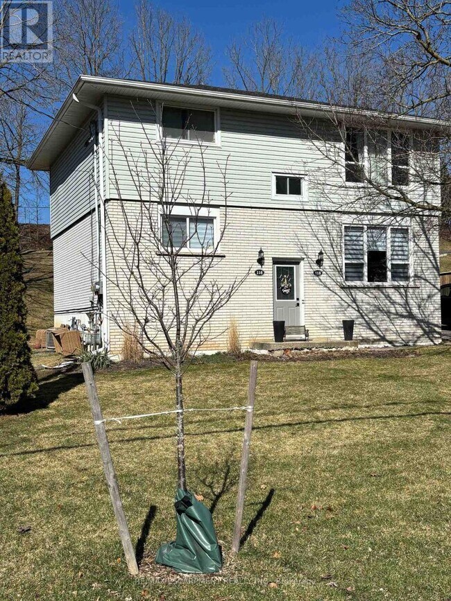 Photo du bâtiment - 118 Sutherland St E