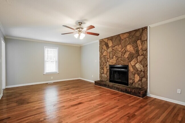 Building Photo - 3604 Greywood Dr