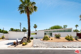 Building Photo - 2106 N Roberto Dr