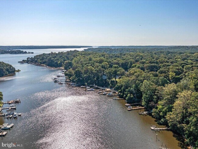 Building Photo - 922 Waterview Dr