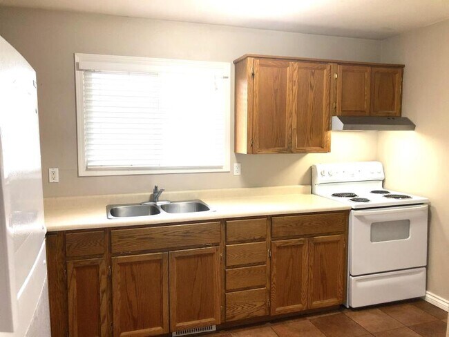 Photo du bâtiment - 3 bedroom in Prince George BC V2N 3W9
