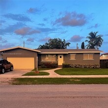 Building Photo - 2811 SW 79th Ave