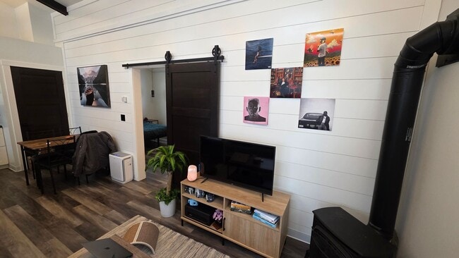 Building Photo - 4213-4213 Trinity Rd