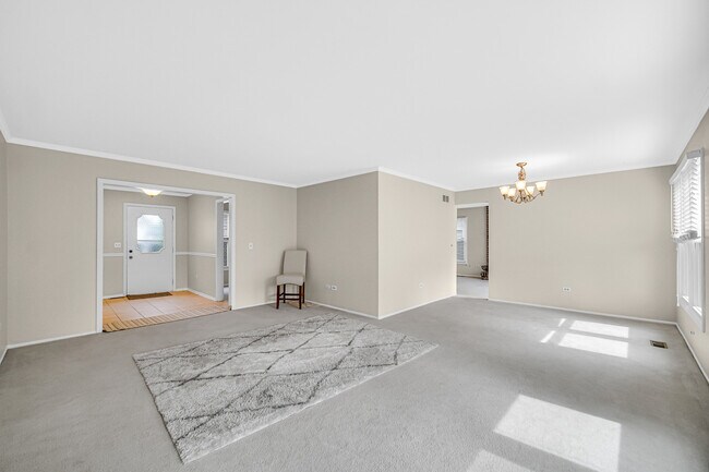 Building Photo - 1550 Jasper Dr