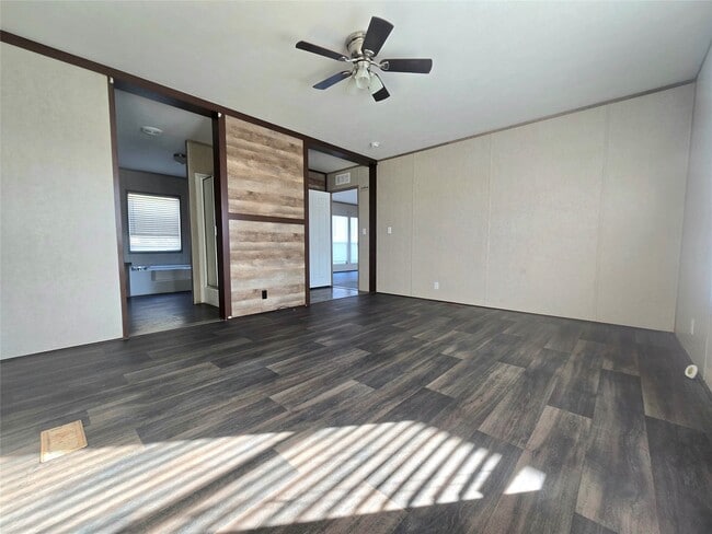 Foto del edificio - 219 Zinn Dr