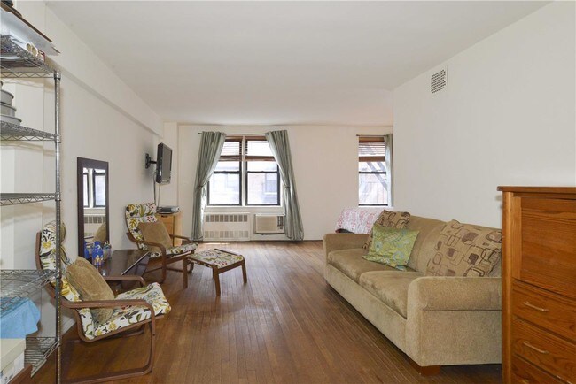 Foto del edificio - 665 Thwaites Pl