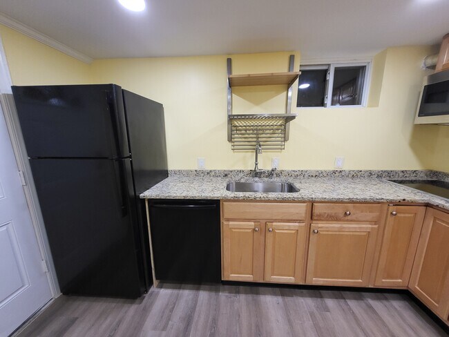 Building Photo - 409 S George Mason Dr