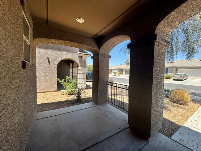 Foto del edificio - 4 BEDROOM HOME IN COLDWATER RANCH