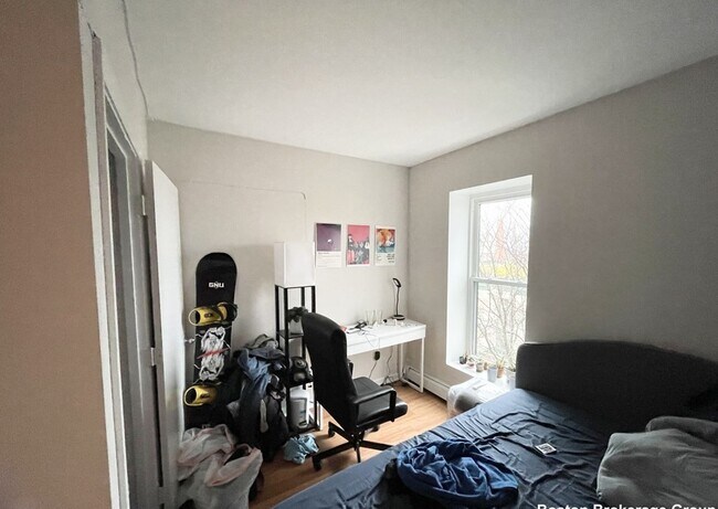 Building Photo - 90 Hammond St