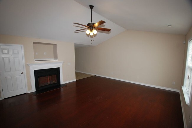 Building Photo - 102 Ginger Cir