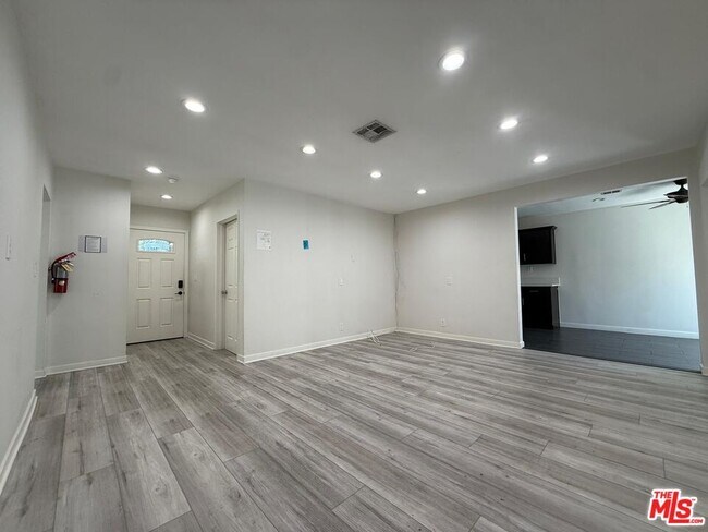 Foto del edificio - 15830 Blackhawk St
