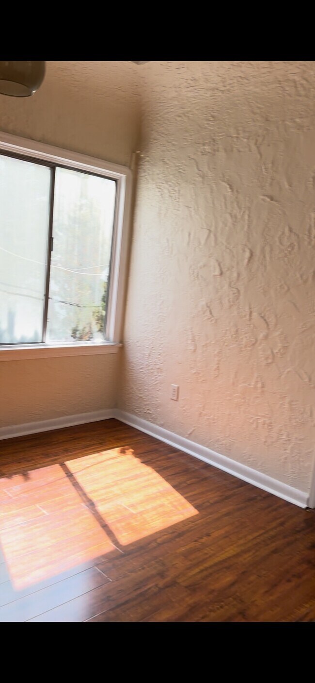 Foto del edificio - 6328 W 6TH St