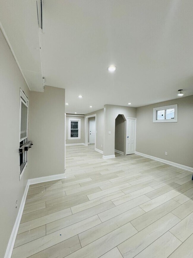 Foto del edificio - Open House January 6th from 1:45pm to 2:15 pm