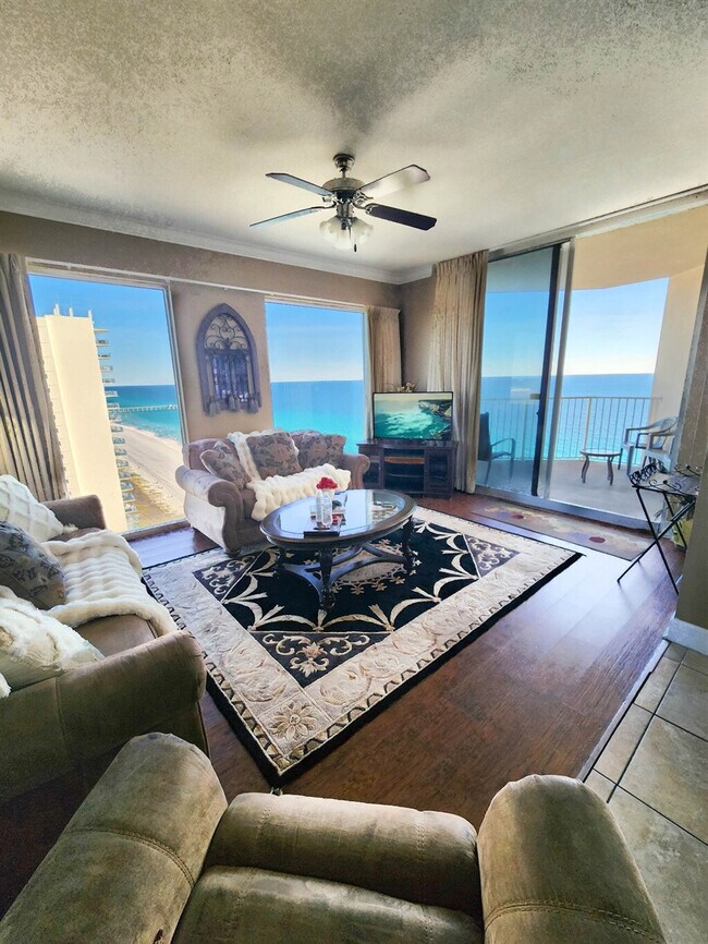 Foto del edificio - 16819 Front Beach Rd