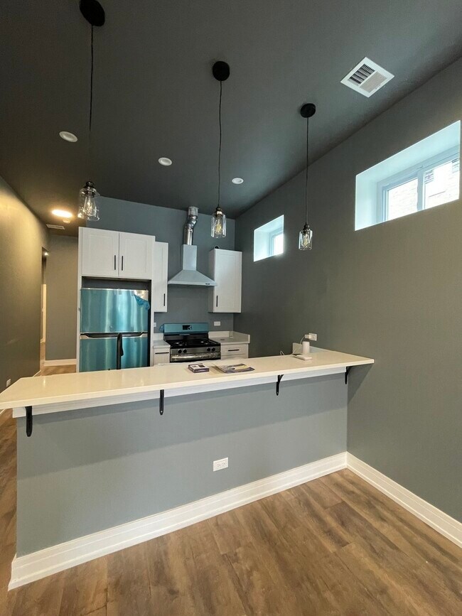 Foto del edificio - 1531 S Harding Ave