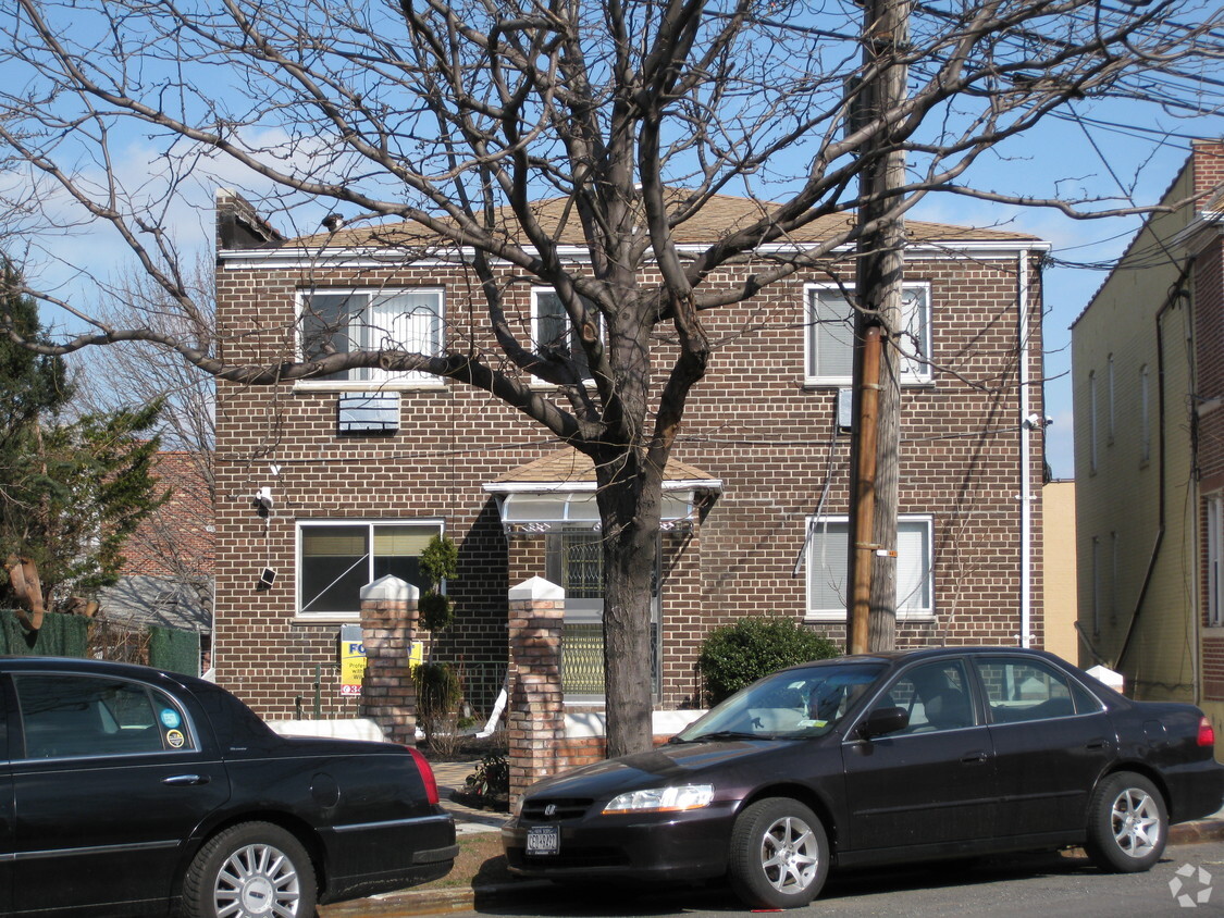 Building Photo - 65-29 Maurice Ave