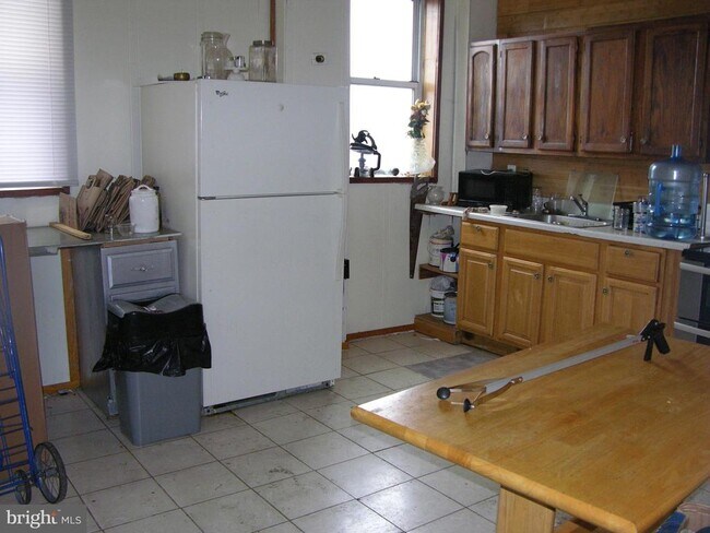 Foto del edificio - 6161 Glenmore Ave