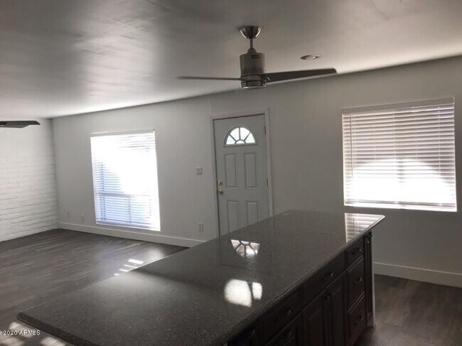 Building Photo - 1500 W Rio Salado Pkwy
