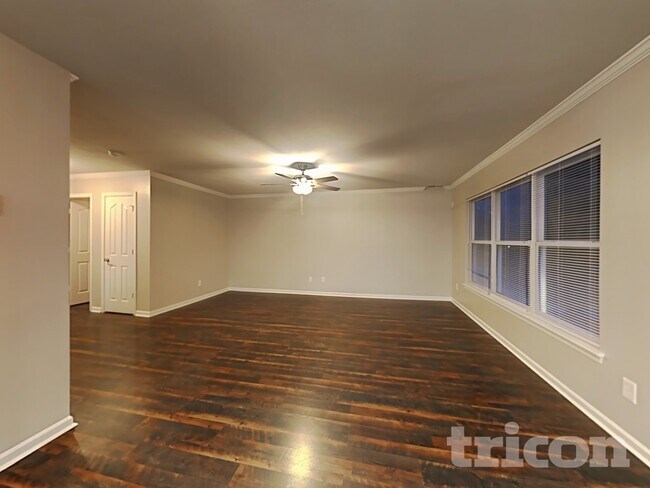 Building Photo - 4037 Dover Downs Dr