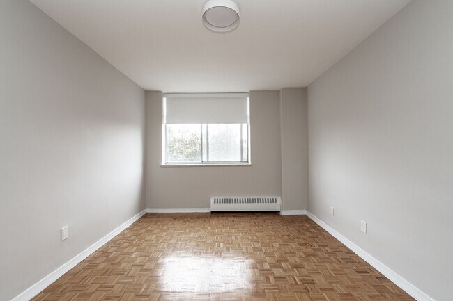Building Photo - 457 Marlee Ave