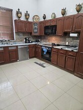 Building Photo - 11334 81st Ct N