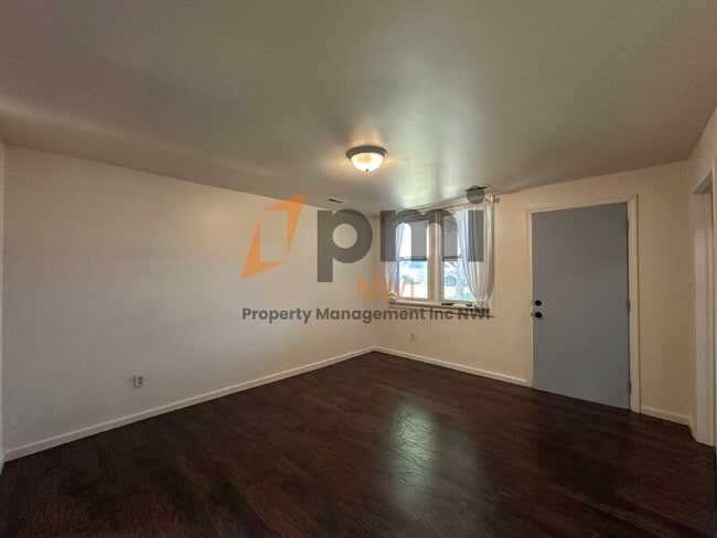 Building Photo - 4635 Towle Ave