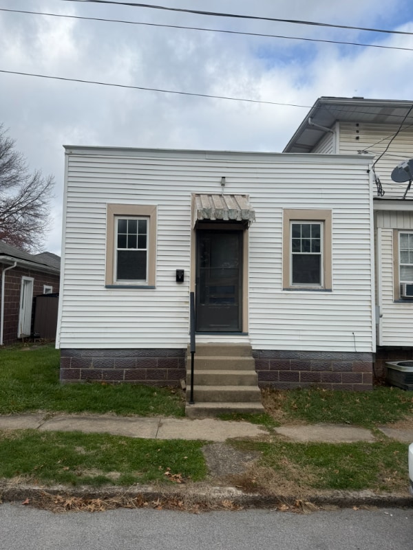 Primary Photo - 1220 Valley-View Ave