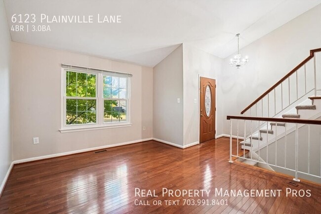 Building Photo - 6123 Plainville Ln