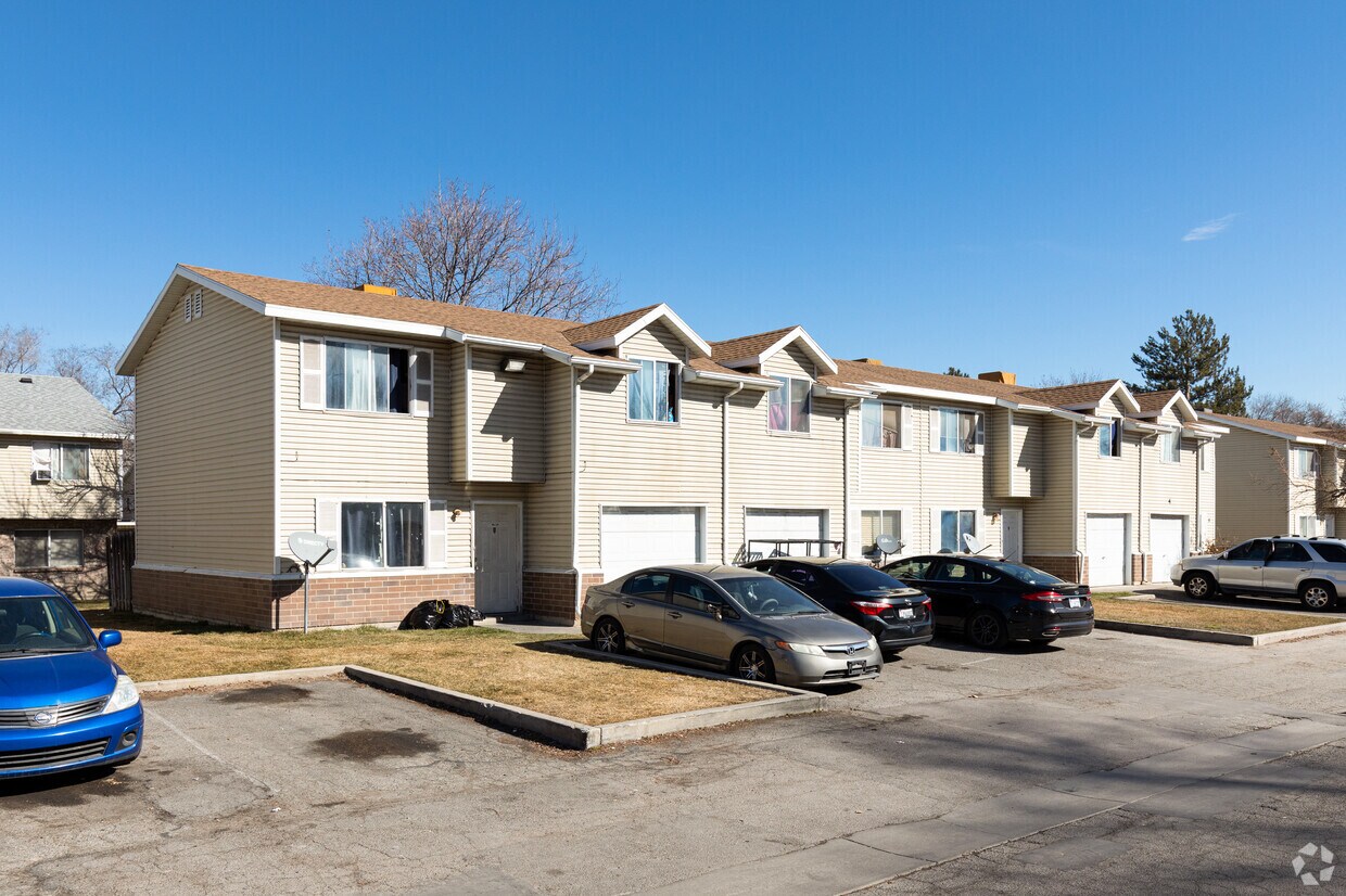 Foto principal - 558 N Redwood Rd