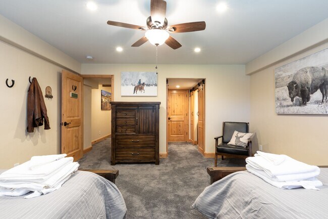 Foto del edificio - 5260 Wyandot St