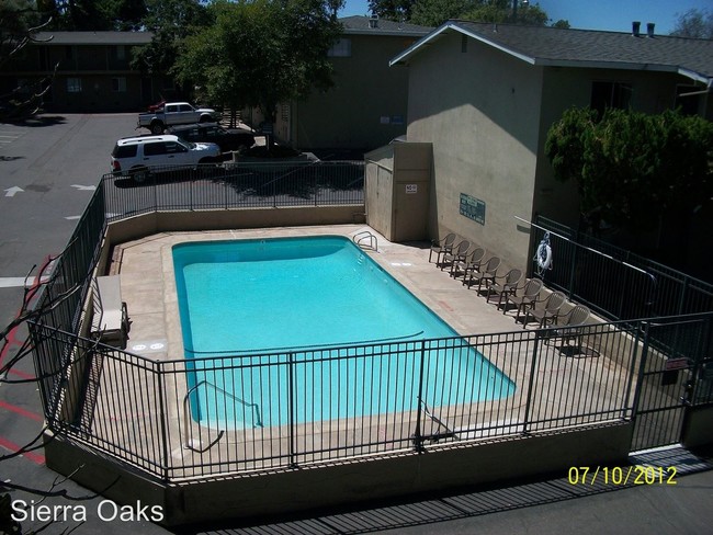 Building Photo - 2 br, 1 bath Apartment - 7640 Auburn Blvd