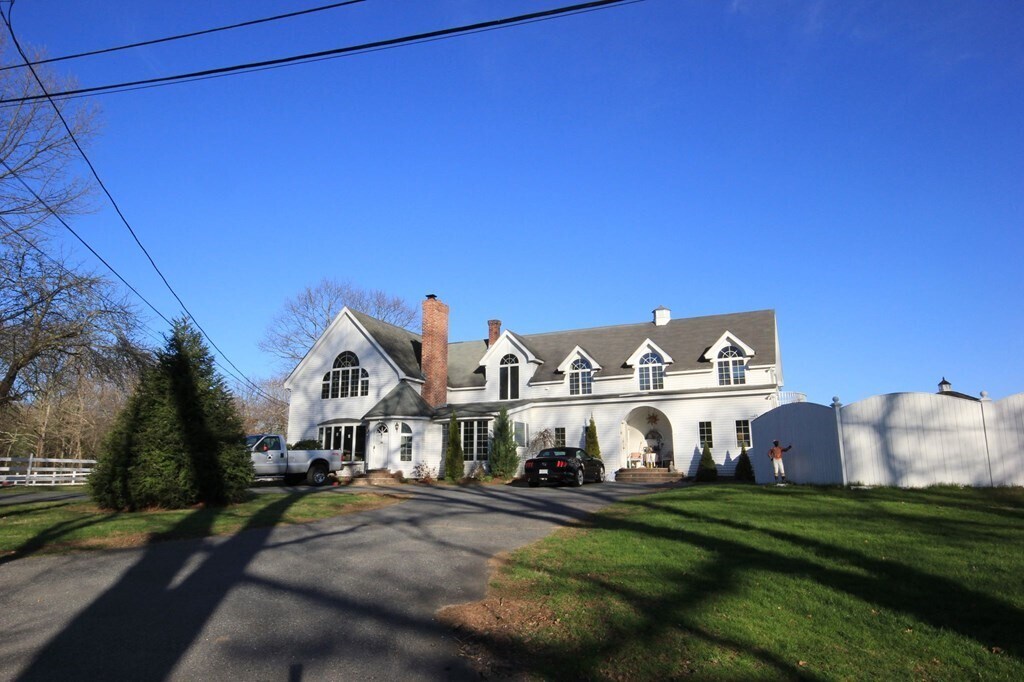 16 Stowe Rd, Southborough, MA 01772 Townhome Rentals in Southborough