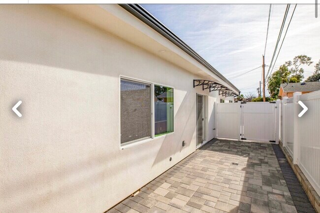 Foto del edificio - 2033 N Frederic St