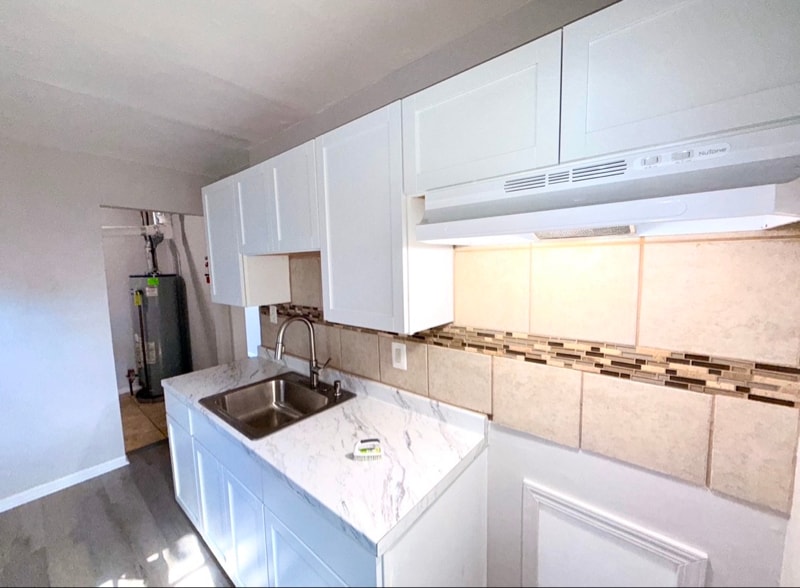 Foto principal - 11260 Fisher Ave