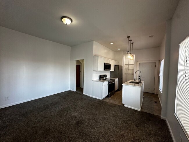 Foto del edificio - 432 S Highland Ave