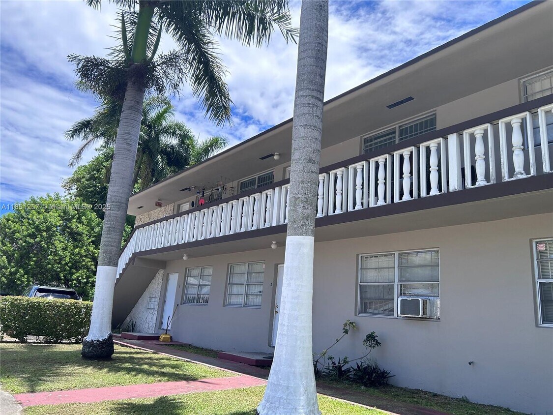 Foto principal - 50 NE 84th St