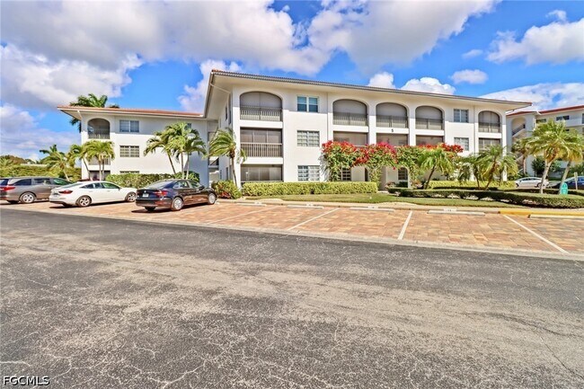 Foto del edificio - 9 High Point Cir N
