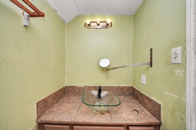 Foto del edificio - 5747 Easthampton Dr