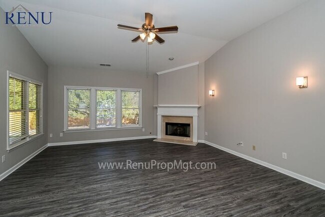 Foto del edificio - Now Available! 3 bed 2.5 bath!