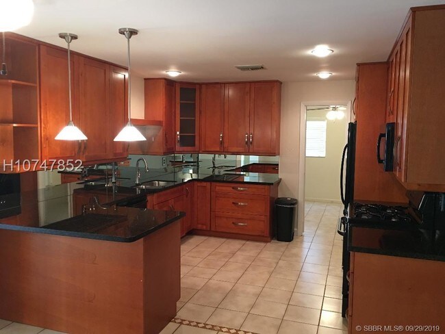 Building Photo - 4852 Blue Pine Cir