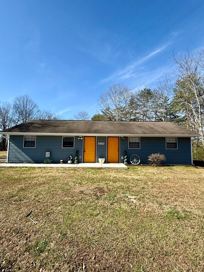 Building Photo - 802 Old McGinley Dr