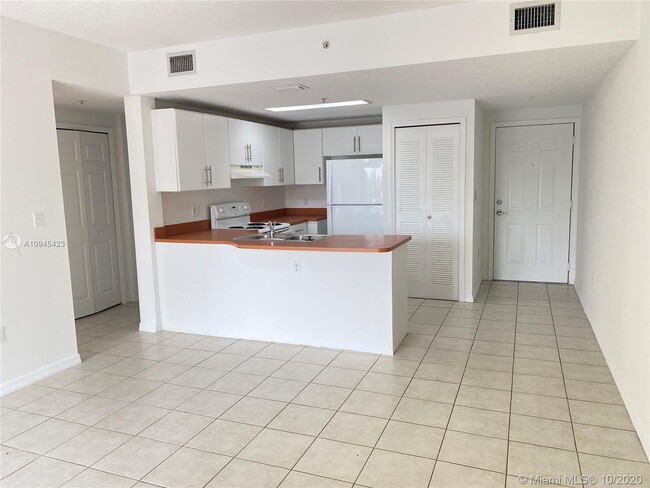 Building Photo - 3410 Coral Way