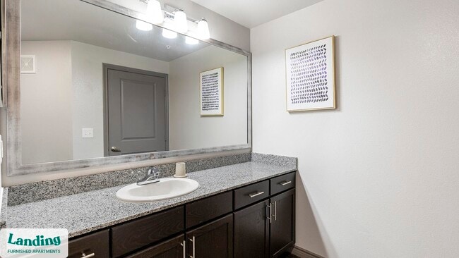 Building Photo - 650 S Main St